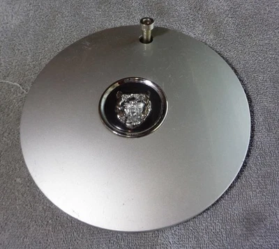 Tapacubos de rueda OEM 1990-1994 Jaguar XJ6 Vanden Plas perno en CCC2711 Foto 1 de 3