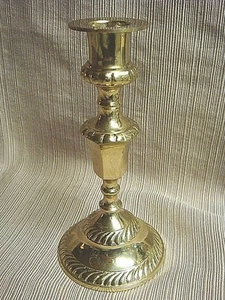 CANDELABRO DE LATÓN MACIZO ELEGANTE Y DETALLADO - INDIA - Imagen 1 de 7