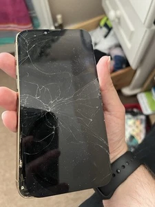 Pantalla LCD Original Apple iPhone 13 Pro Max Negra Y agrietada - Imagen 1 de 5