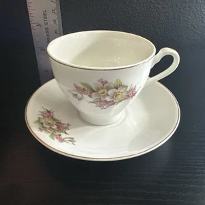 Vintage Japan Tea Cup And Saucer - Picture 1 of 16