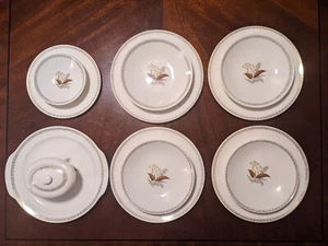 Antique Cunningham & Pickett Dinnerware/ 22 KT Gold / Oakdale Pattern - Picture 1 of 10