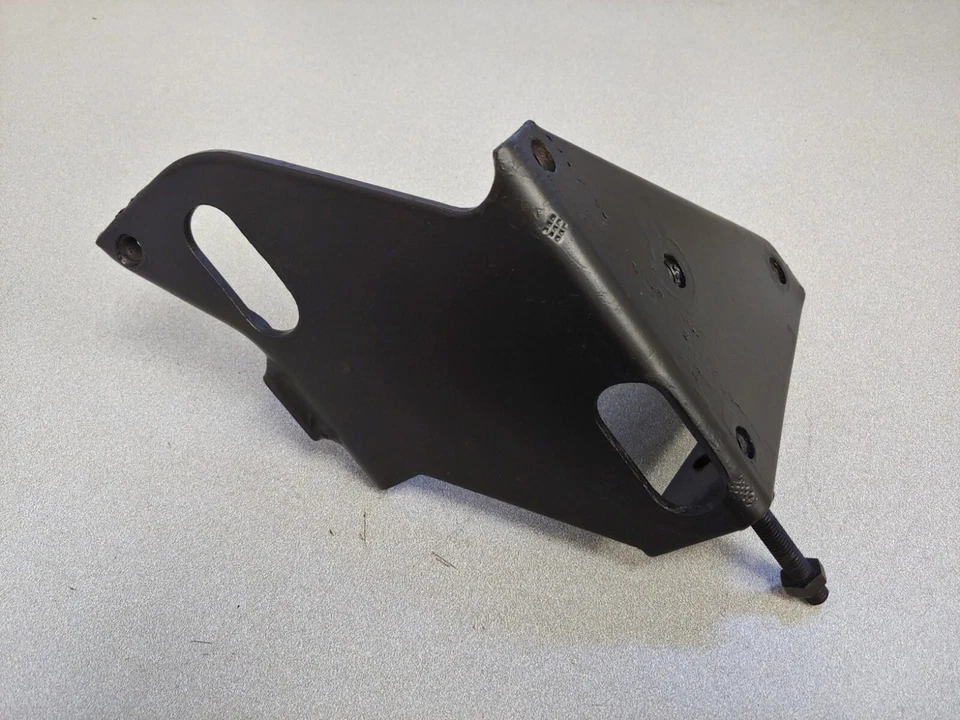 NICE USED ORIGINAL PORSCHE 911 AIR CONDITIONER COMPRESSOR MOUNTING BASE UNIT — 第 1/4 张图片