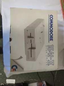 Juego de unidades de disco Commodore 1541 II EN CAJA - CBL serie - fuente de alimentación probada funcionando - Imagen 1 de 16