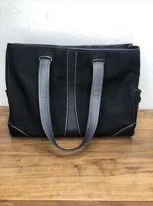 Sac fourre-tout de voyage noir Tumi 15” x 11” x 5” - Photo 1 sur 14