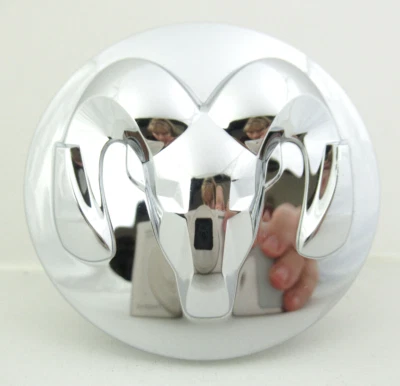 DODGE RAM 1500 CHARGER CHALLENGER 1LB72TRMAA CHROME WHEEL CENTER CAP 2 1/2" Foto 1 de 4