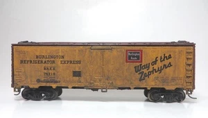 Custom Pro Heavily Weathered Athearn 5027 Burlington 40' Reefer with Box LowShip - Picture 1 of 6