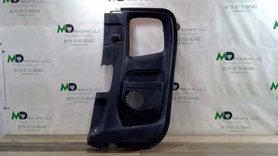 Chevrolet Colorado 2019-2021 panel de moldura de puerta trasera derecha OEM 84725481 Foto 1 de 4