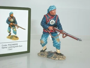 TEAM MINIATURES PGCN6009 CHINESE BOXER REBELLION QING SOLDIER LOOKING WITH RIFLE - Picture 1 of 2