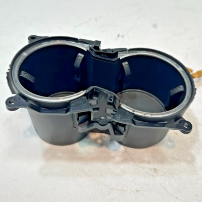 奥迪 Q3 CENTER CONSOLE 饮料 双杯架 塑料 黑色 2015 - 2018 年 原始设备制造商 — 第 1/4 张图片