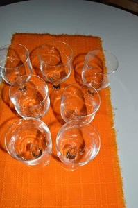 7 neutrale Weingläser H = 13cm - Bild 1 von 2