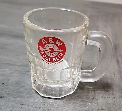 Мини-кружка A&W Root Beer винтажное прозрачное стекло, высота 3 дюйма хорошая графика - Изображение 1 из 4
