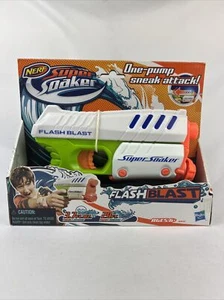 NERF Super Soaker Flash blast Blaster Green version 29 Feet One Pump 3.7 FL.OZ. - Picture 1 of 4