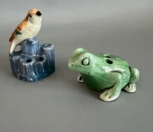 2 mini estatuillas vintage de rana flor lustre hechas en Japón rana y pájaro - Imagen 1 de 14