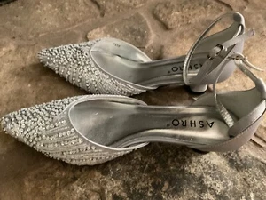 Ashro Shoes Size 7.5 M Silver Rhinestone Kitten Heels Wedding Fornal Bling EUC  - Picture 1 of 6
