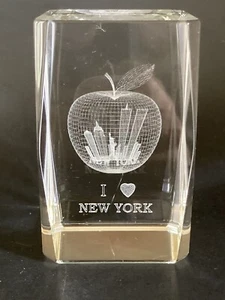 3D Crystal Glass Paper Weight I Love New York Apple World Trade Center 3" x 2" - Picture 1 of 8