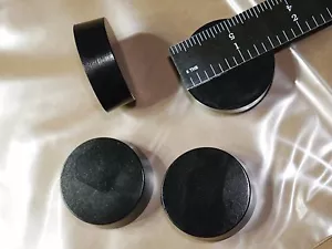 4 DISCHI ISOLAMENTO VIBRAZIONI 1,5inD x1/2inH 38mm x 12,7mm MORBIDI 30D PIEDI CERCHI - Foto 1 di 5