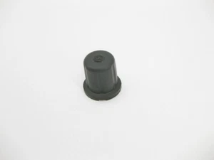 Mercedes-Benz A0015466135 Tapa protectora para terminal positivo de arranque y... - Imagen 1 de 8