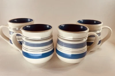 Canecas de café vintage Pfaltzgraff Rio marcas impressas, 4” de altura, 12 oz, conjunto de 4 - Imagem 1 de 4