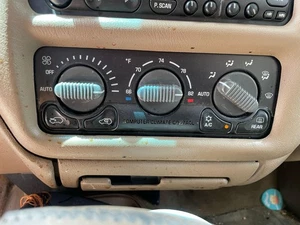 1999 - 2002 Chevy Blazer Manual Temperature Control Panel HAC (C68) - Picture 1 of 1