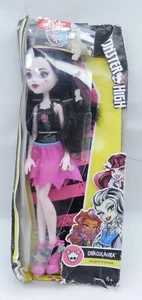 Monster High Draculaura c.2015 10" Modepuppe (schlechte Box, mit Spuren zur Puppe) - Bild 1 von 4