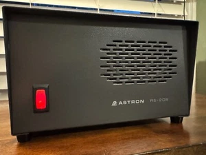 Astron RS-20S Linear Power Supply with Built-in Speaker - Photo 1/19