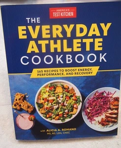 The Everyday Athlete Cookbook America's Test Kitchen NEW - Imagen 1 de 1