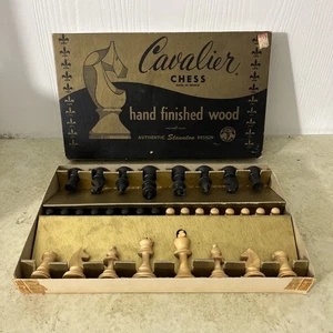 Cavalier Chess Set 1431 No board 32 Hand Finished Wood Pieces France Vintage - Picture 1 of 8