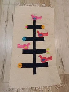 "Alfombra de cabaña vintage enganchada a mano colgante en la pared arte popular multi pájaros 46""x24""" - Imagen 1 de 24