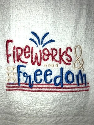 Toalla de mano de baño blanca bordada fuegos artificiales patrióticos y libertad HS1326 Foto 1 de 4