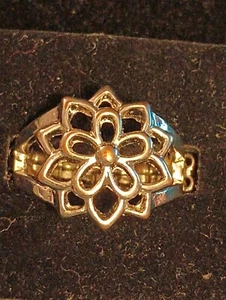 Paparazzi jewelry Prana Paradise Silver Flower Ring NEW - Picture 1 of 2