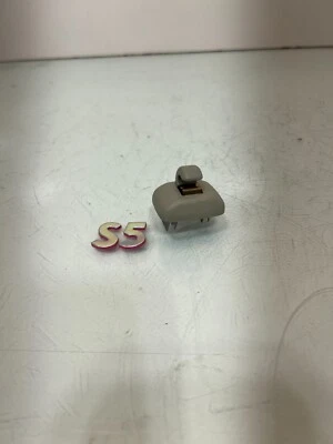 Clip parasol Audi Q5 2009-2013 OEM 8W0857562A Foto 1 de 4