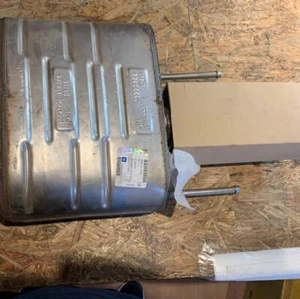 Original GM Opel Insignia Endschalldämpfer Neu! - Picture 1 of 4