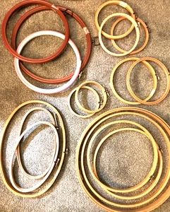Vintage Hoop Quilting Embroidery Sewing Lot of 12 Wooden and Plastic - Picture 1 of 10