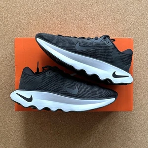 UK 5.5 - Nike Motiva - Black/White Walking Trainers - Picture 1 of 7