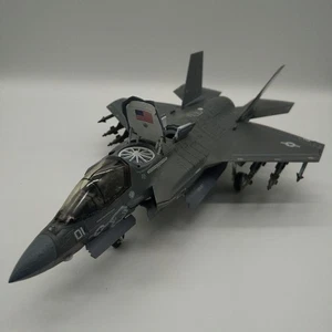 1/72 Tamiya F-35B Lightning II Model Built & Painted 68145ef1d - Picture 1 of 17