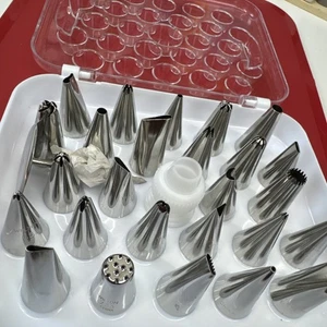 Wilton Deluxe Decorating Tip Set 29-Piece - Stainless Steel Birthday Anniversary - Picture 1 of 7