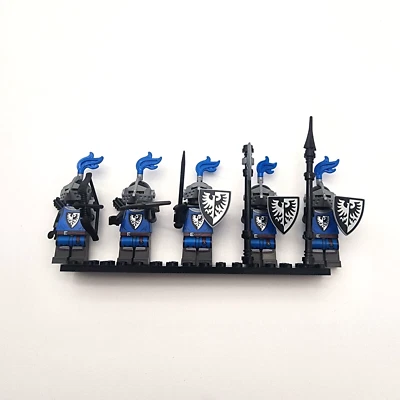 LEGO CASTLE BLACK FALCON 5 PACK/SILVER SHEILDS MINI FIGURE - Image 1 of 4