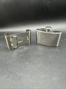 2 oz. Fiaschetta con Croce in Ferro Metallo Fibbia Cintura Estraibile Bevanda Alcolica - Foto 1 di 4