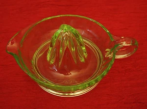 Green Vaseline Depression Glass Lemon Reamer Vintage - Picture 1 of 12