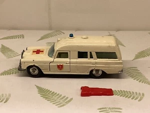 LESNEY MATCHBOX KING SIZE K-6 MERCEDES BENZ “BINZ” AMBULANCE - Picture 1 of 9