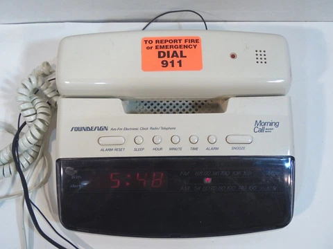 Vintage Old School Soundesign Digital Bedside Alarm Clock, AM-FM Radio, Phone Cover