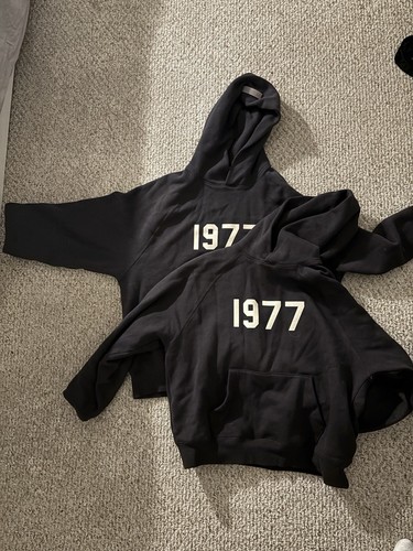 Felpa con cappuccio Essentials Fear of God 1977 (M) Autentica (StockX)