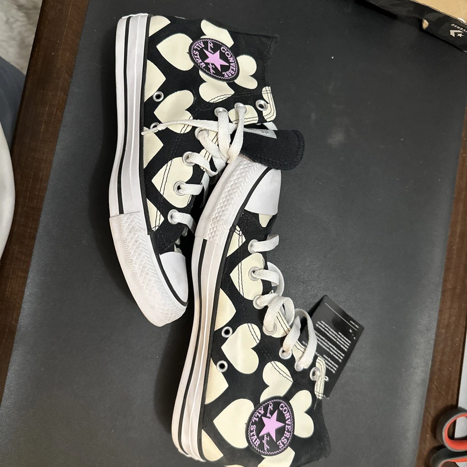 匡威 Converse Chuck Taylor 高帮运动鞋女式 8 码黑色多扭曲心形 — 第 1/4 张图片
