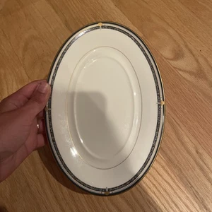 Mikasa Dish - Picture 1 of 3