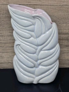 Vtg 1940s GONDER POTTERY Art Nouveau Vase Blue Flower Art Nouveau Pastels USA - Picture 1 of 6