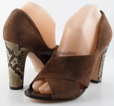 $150 MUCHO TRACY REESE DANIA Gazelle Gamuza Diseñador Puntera Abierta Bombas 9.5 EUR 40 Foto 1 de 4