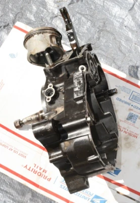 Yamaha TT500G 1975-76 OEM CAJA DE MANIVELA Y VARILLA (VER MÁS ABAJO) Foto 1 de 4