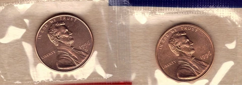 1996-P&D UNCIRCULATED LINCOLN MEMORIAL CENT IN MINT SET CELLO (2 COINS) Cover