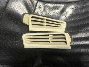 2008 Infiniti G35 Sedan Pair (left & right) Pillar  AC Vent Grille H7175422~B39 - Picture 1 of 2