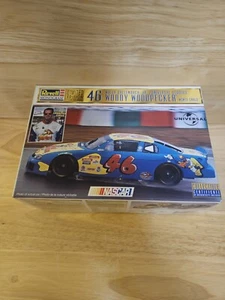 Revell/Monogramm Woody Specht NASCAR Wally Dallenbach Jr #46 #85-4132 neu ohne Etikett - Bild 1 von 7